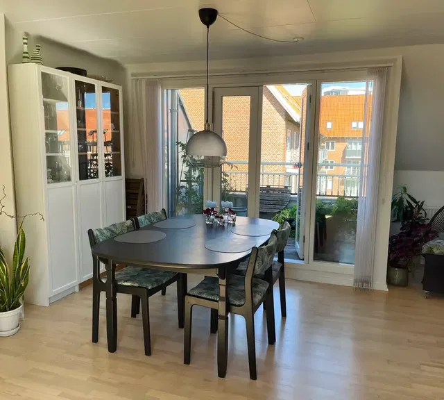apartment Lys 2-værelses bolig med altan i Nørresundby