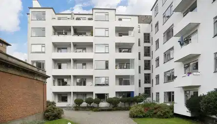apartment Rummelig 4-værelses på Østerbro med altan