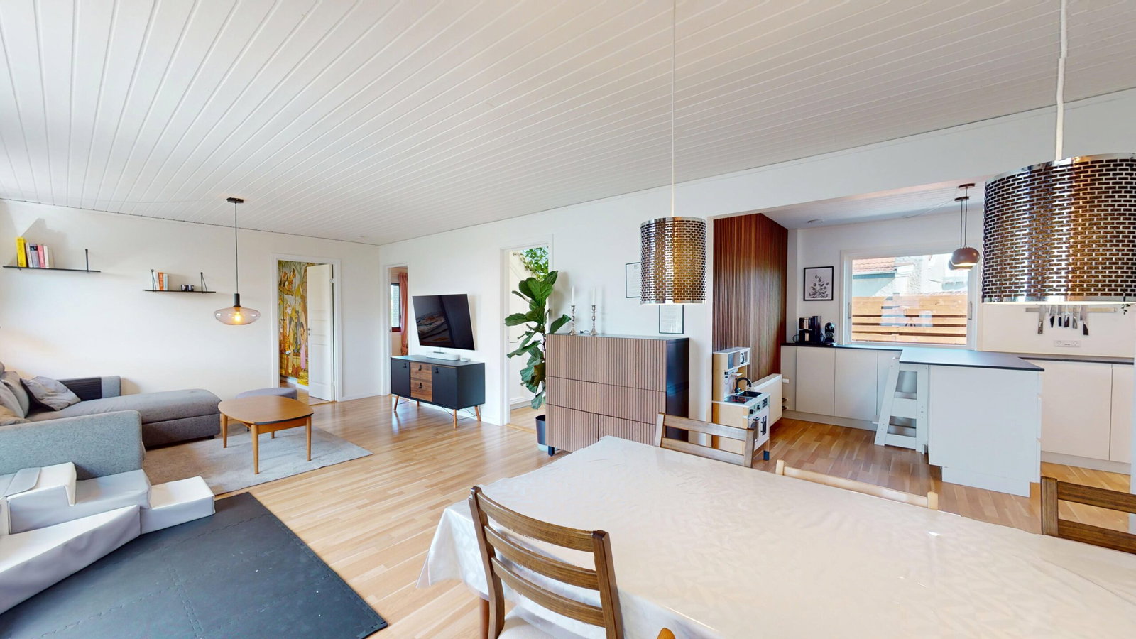 Visual presentation of the listing