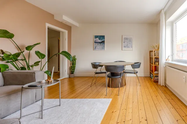 apartment Lys 2-værelses lejlighed med sydvendt altan i Vestby