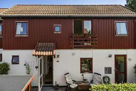 townhouse Charming townhouse with private garden in Valby
