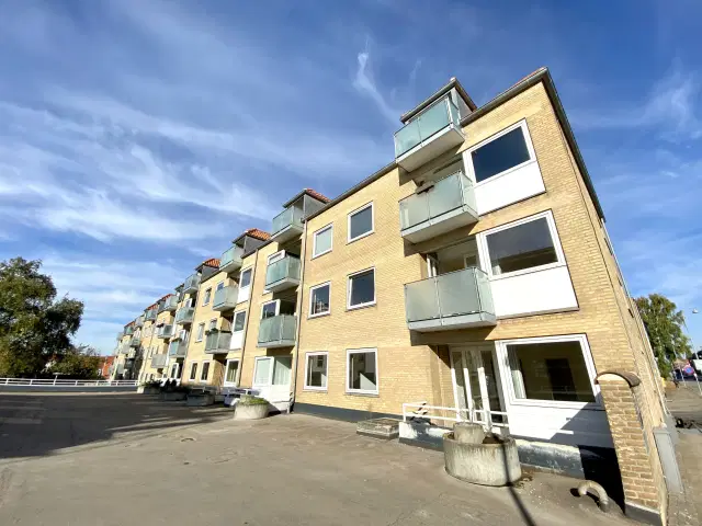 apartment Lys 3-værelses lejlighed med altan i Fredericia