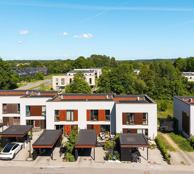 townhouse Skønt, næsten nyt rækkehus, optimalt indrettet til familier med børn – hele 4 soveværelser på 1. sal