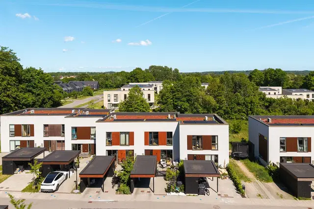townhouse Skønt, næsten nyt rækkehus, optimalt indrettet til familier med børn – hele 4 soveværelser på 1. sal