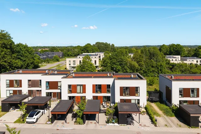 townhouse Skønt, næsten nyt rækkehus, optimalt indrettet til familier med børn – hele 4 soveværelser på 1. sal