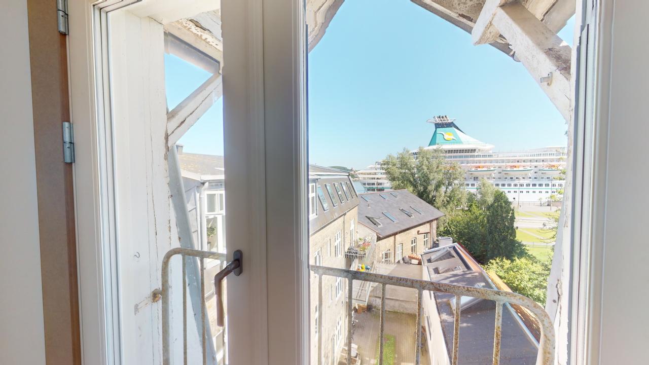 apartment Lys delevenlig lejlighed med vandudsigt i centrum
