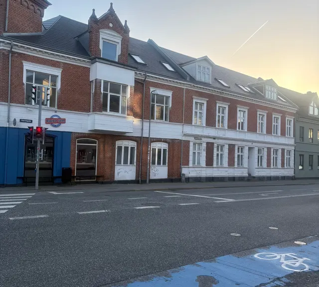 apartment Stor og lys 3-værelses lejlighed tæt på station