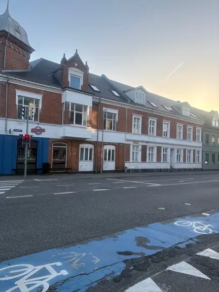 apartment Stor og lys 3-værelses lejlighed tæt på station