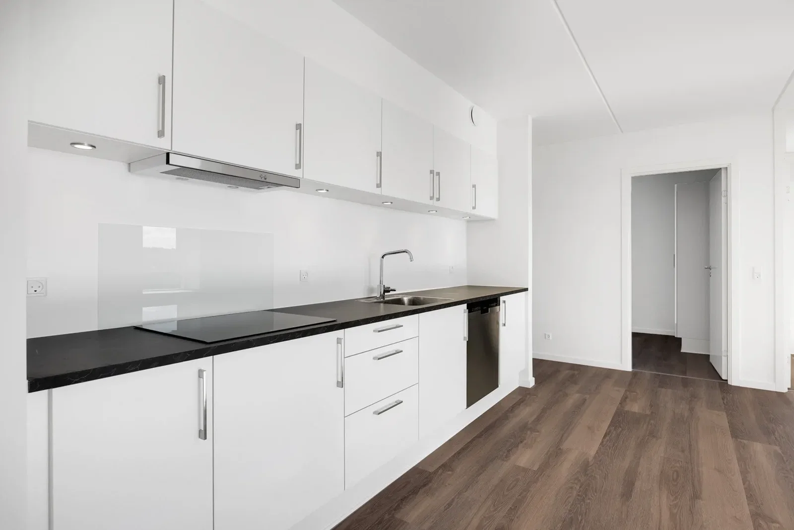 apartment Lys 4-værelses lejlighed med 21 kvm altan