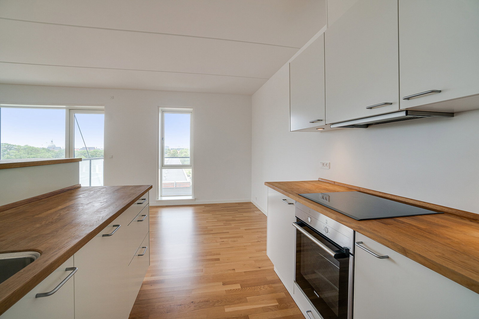 apartment Lys 3-værelses lejlighed med stor altan