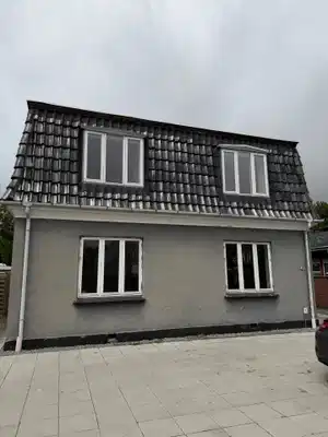 house Hyggelig 4 værelses villalejlighed på 116kvm udlejes på Hovedgaden i Hedehusene. Udlejes til