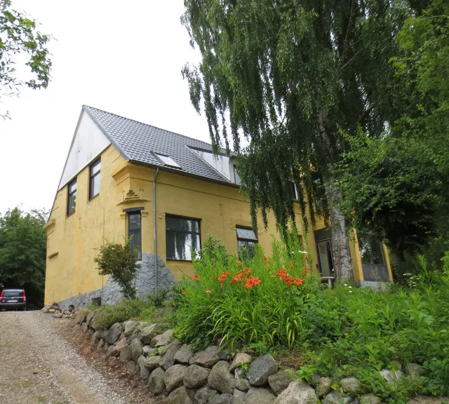 apartment Stor lejlighed med have og udestue