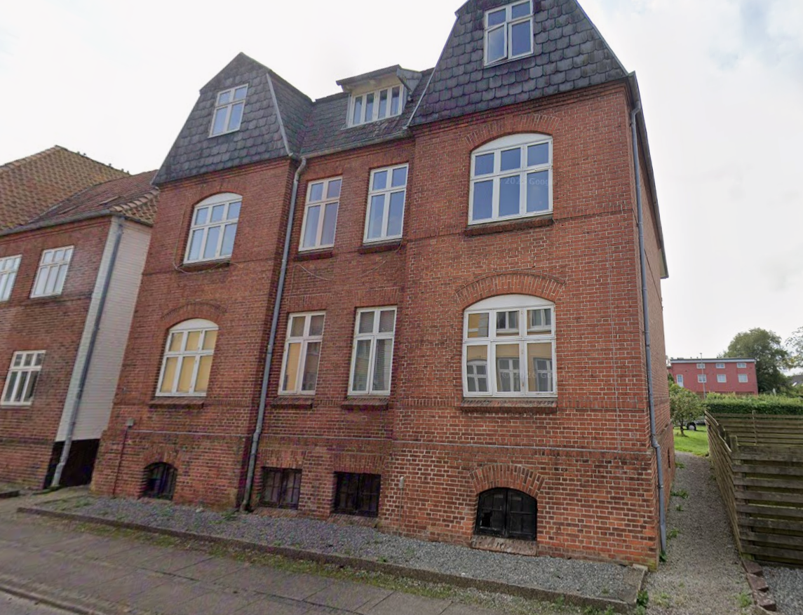 apartment Stor lys 3-værelses lejlighed i roligt kvarter