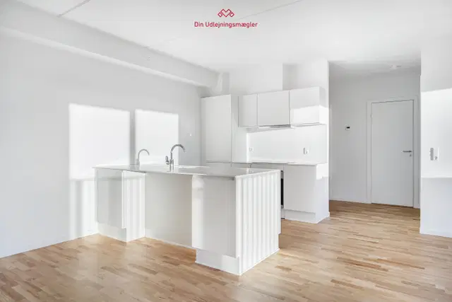 apartment Lys 4-værelses lejlighed med altan i Tranders Høje