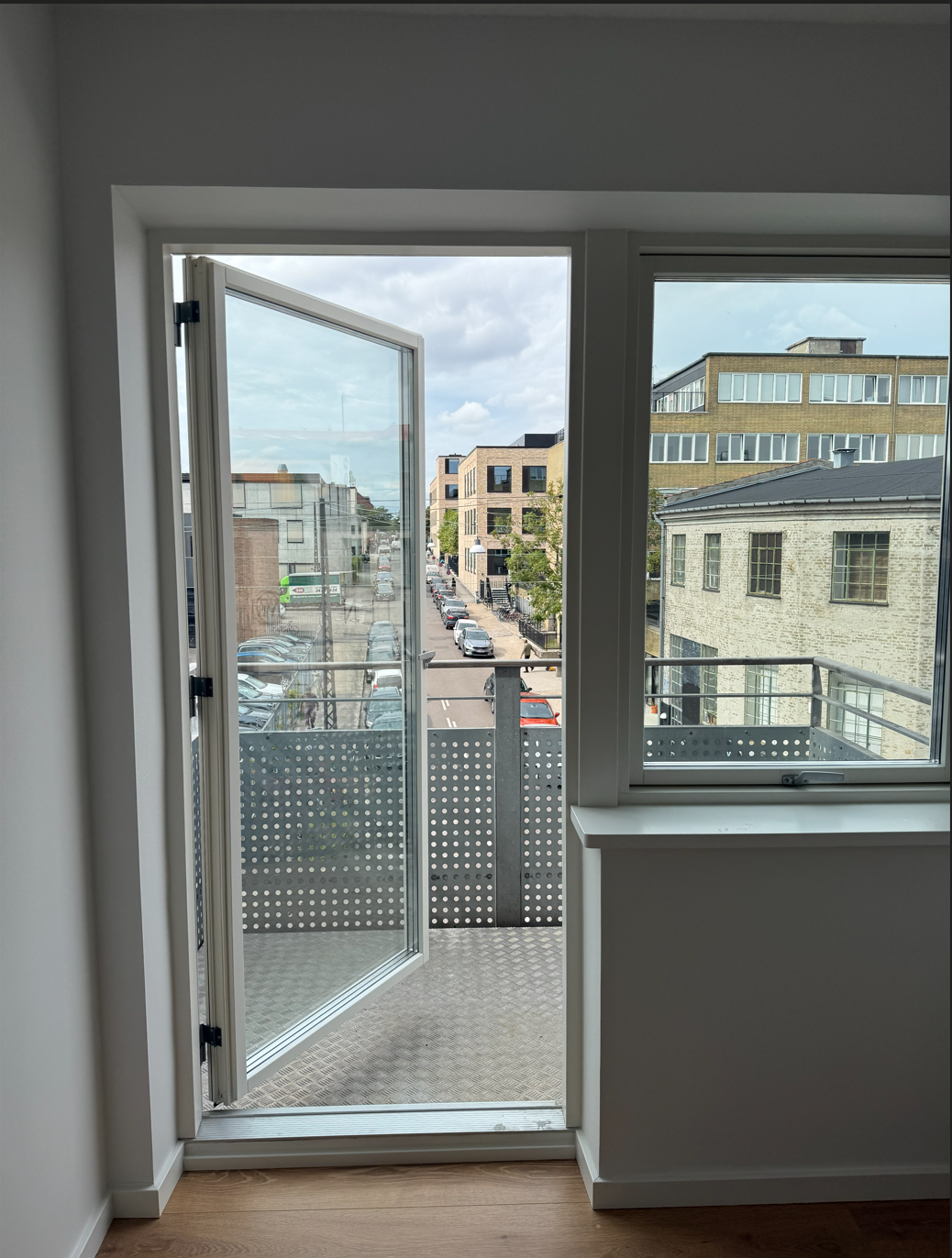 apartment Lys og moderne 4-værelses lejlighed med tagterrasse