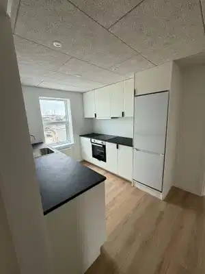 apartment Nyrenoveret og centralt beliggende 4-værelses lejlighed på 113 m²