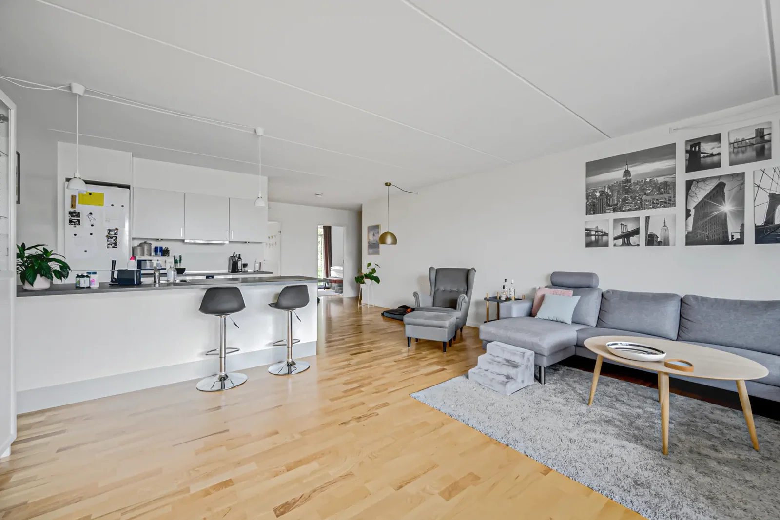apartment Lys og moderne 3-værelses lejlighed med altan