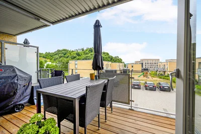 Bright and Modern 3-Room Apartment with Balcony - Overblikket, Aalborg - 2