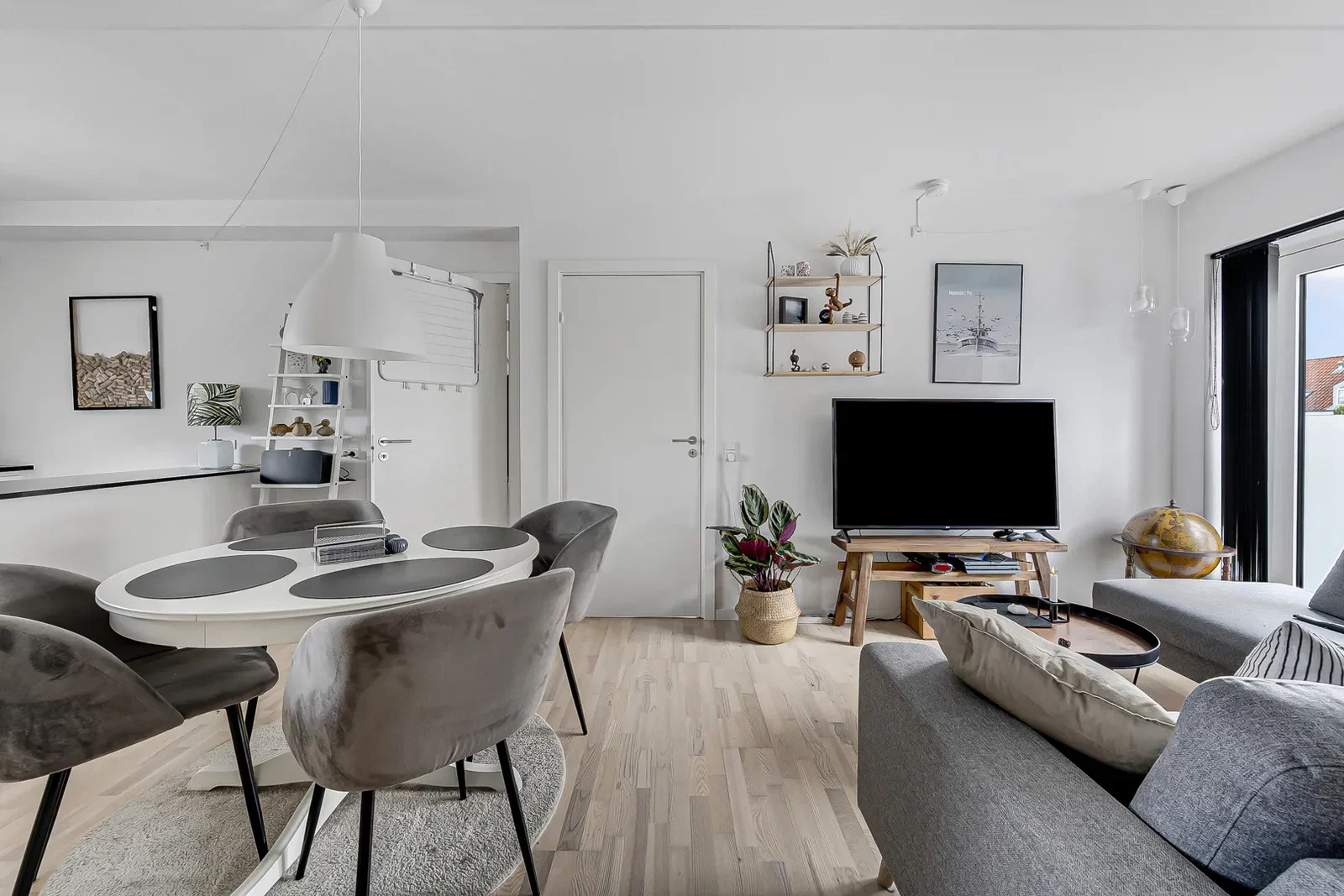 Visual presentation of the listing