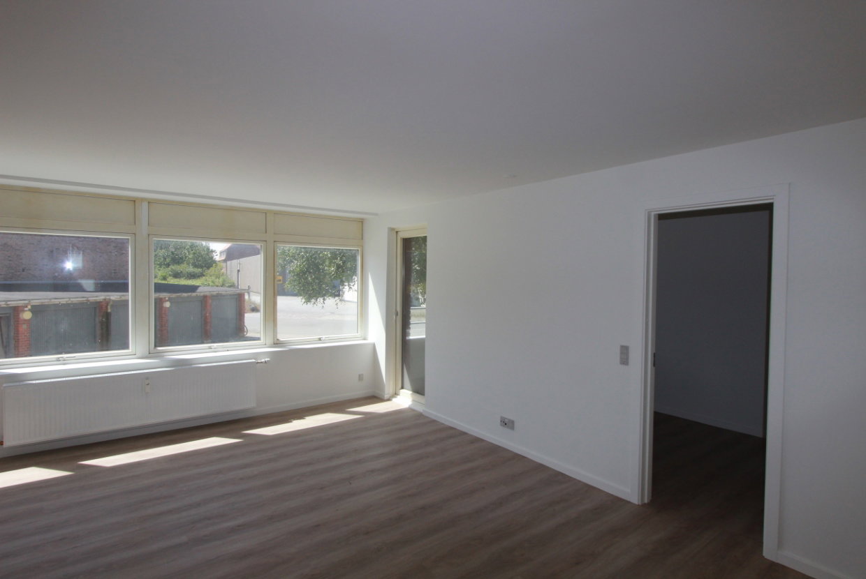apartment Lys, totalrenoveret lejlighed med altan