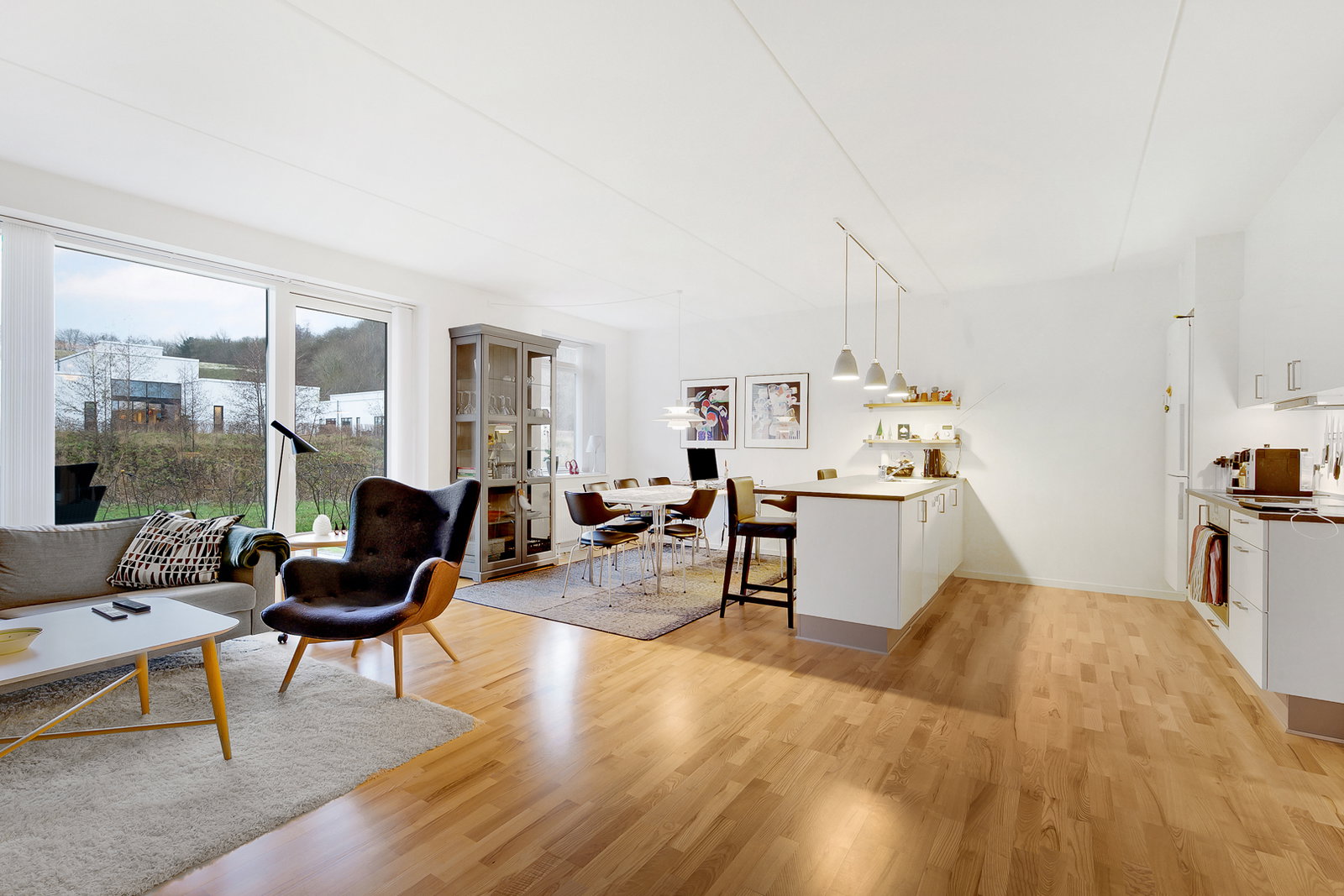 apartment Lys 4-værelses lejlighed med terrasse nær Eternitten