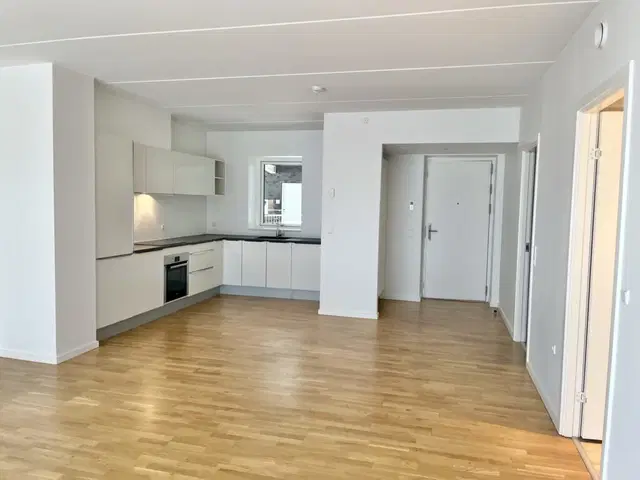 apartment Lækker 3-værelses med stor vestvendt altan