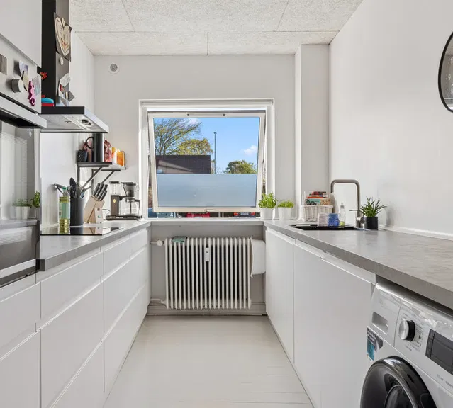 apartment Lys 3-værelses lejlighed på 83 m² nær Aalborg C