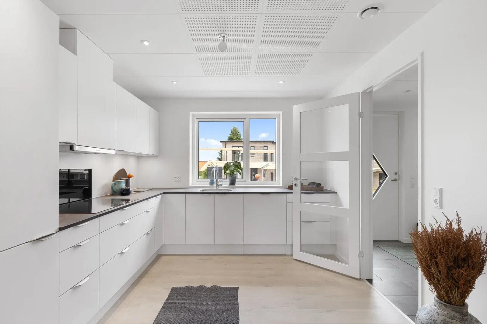 townhouse Lyst og moderne 4-værelses rækkehus i Beder