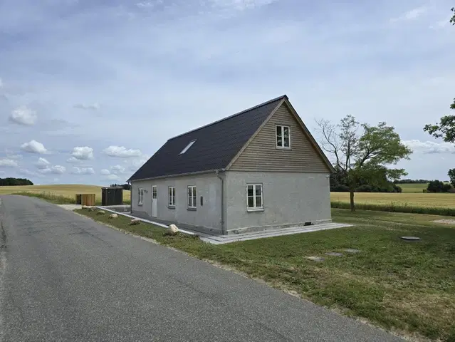 house Renoveret bolig med udsigt over Roskilde Fjord
