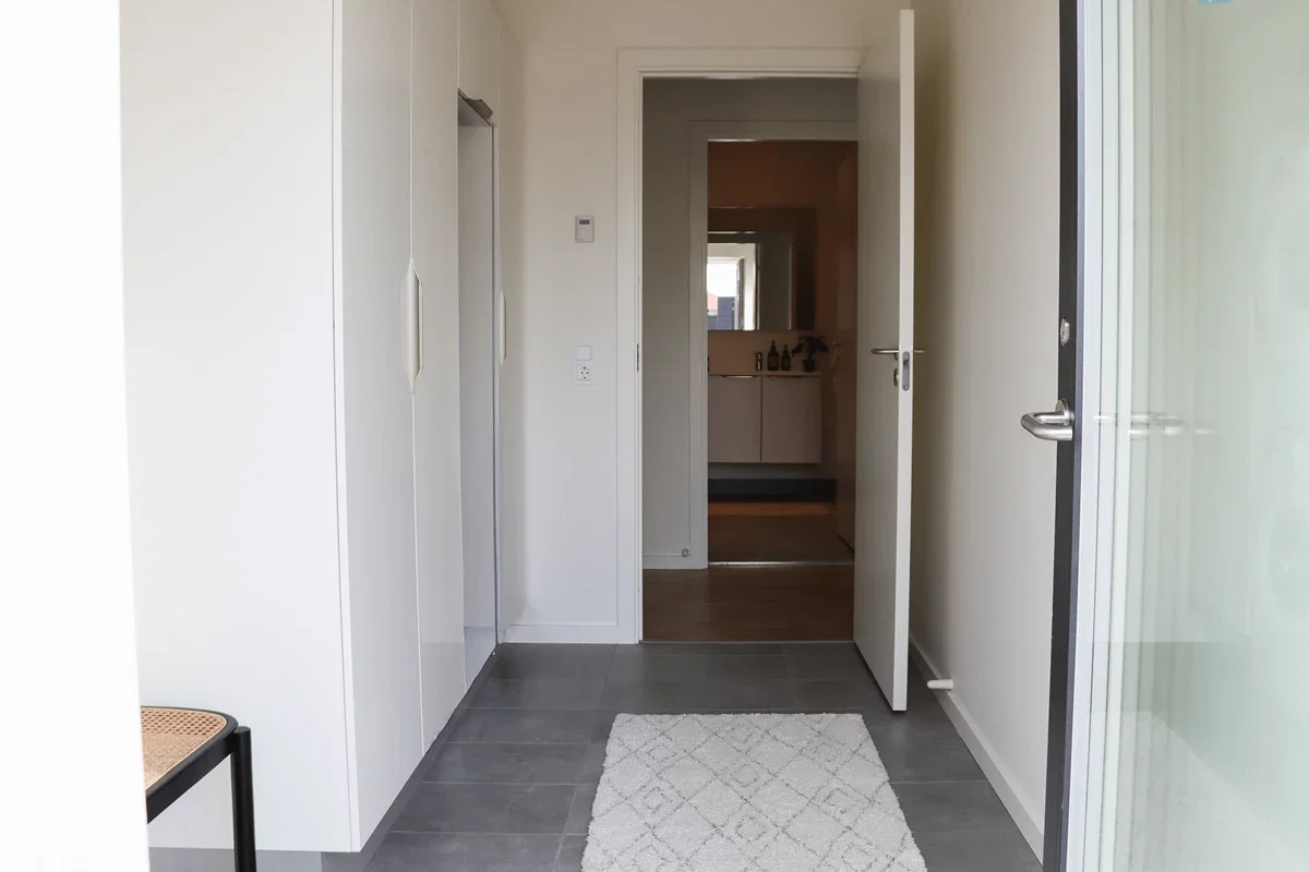 townhouse Rummeligt treværelses rækkehus med terrasse og gode opbevaringsmuligheder