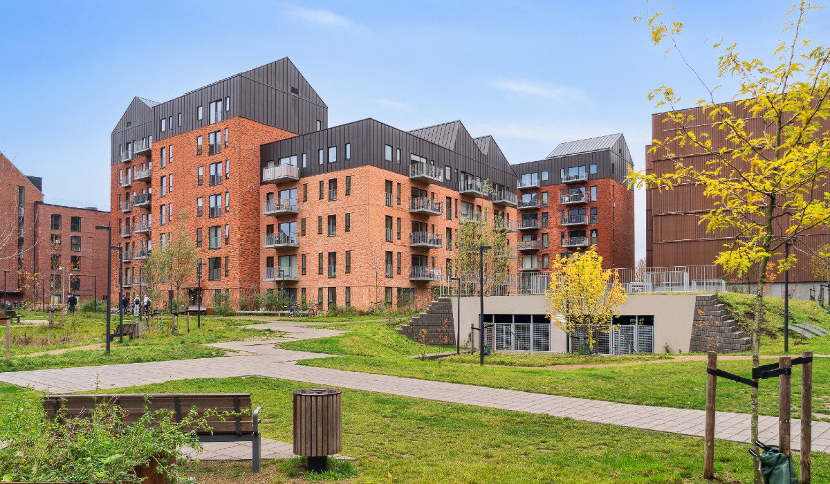 apartment Lys 4-værelses lejlighed med altan i Kirkebjerg