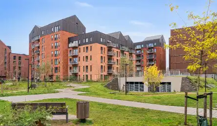apartment Lys 4-værelses lejlighed med altan i Kirkebjerg