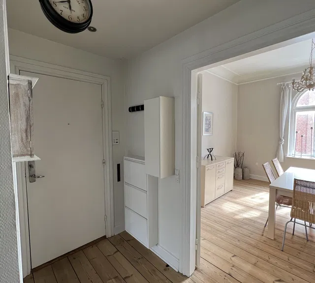 apartment Furnished 88 m² apartment with south-facing balcony