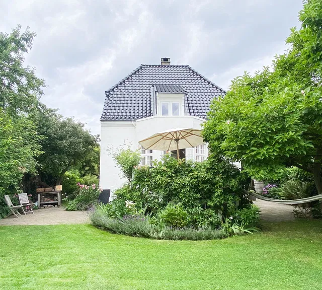 house Stemningsfuld patriciervilla med frodig have i Gentofte