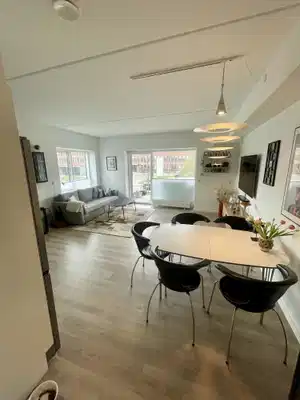 apartment Stor 3-værelses lejlighed med stor altan, 82 m²