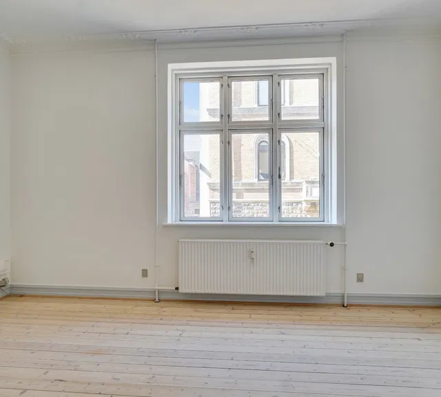 apartment Centrally Located Two-Bedroom Apartment