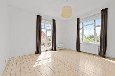 Lys familievilla med lukket have og attraktive terrasser - Hartmannsvej, Charlottenlund - 4