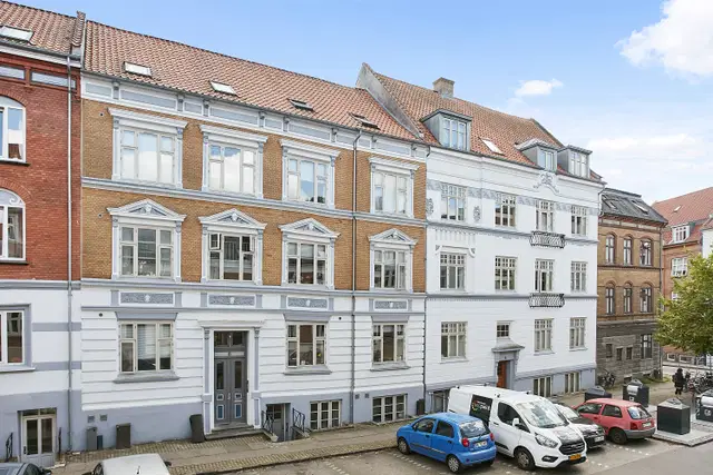 apartment 2 værelses lejlighed på 58m2 med altan