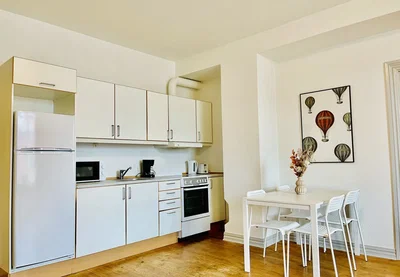Bright 2-bedroom apartment of 73 m2 with elevator – pets allowed and senior-friendly - Jernbanegade, Hjørring - 1