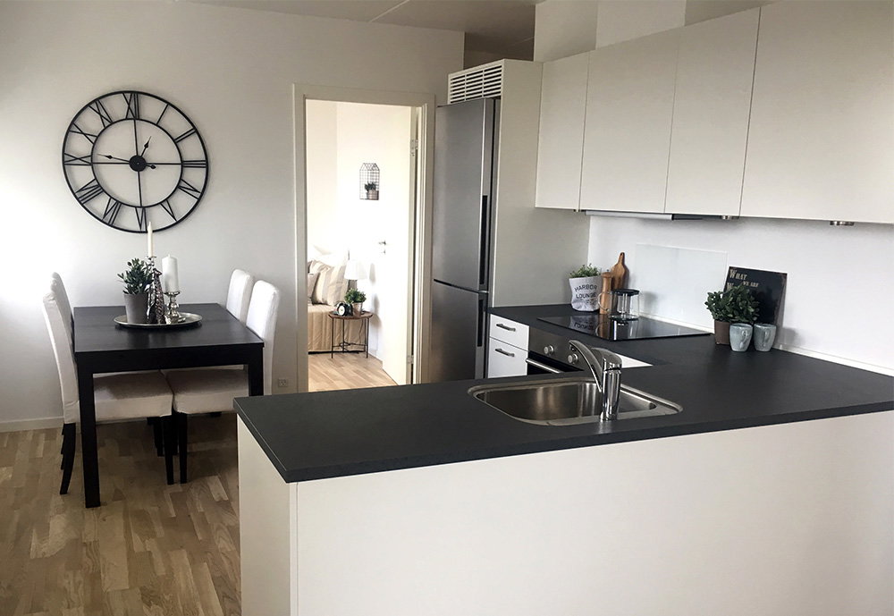 apartment Lys 3-værelses lejlighed på 5. sal med altan