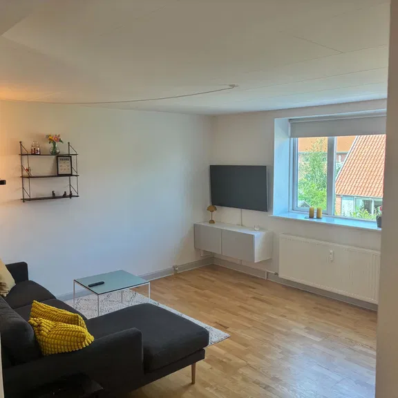 apartment Bright 2-room apartment on 84 m² with balcony