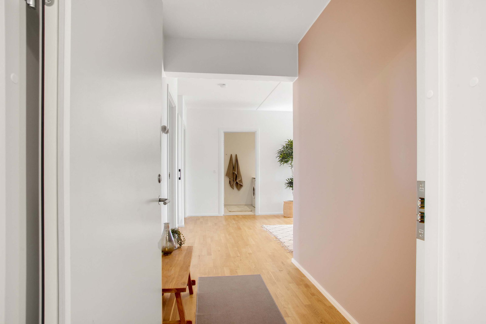 apartment Lys 2-værelses lejlighed med altan