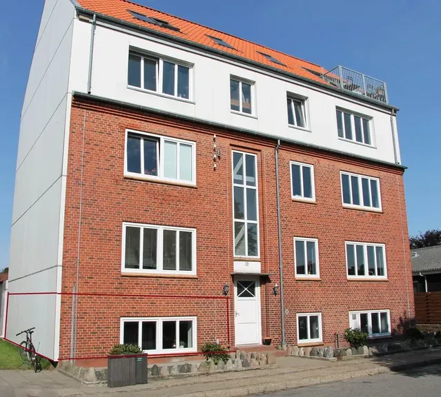 apartment Lys 2-værelses kælderlejlighed på 60 m²