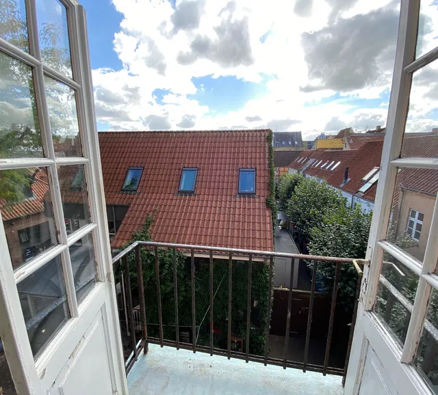 apartment Newly renovated apartment with balcony on Slotsgade