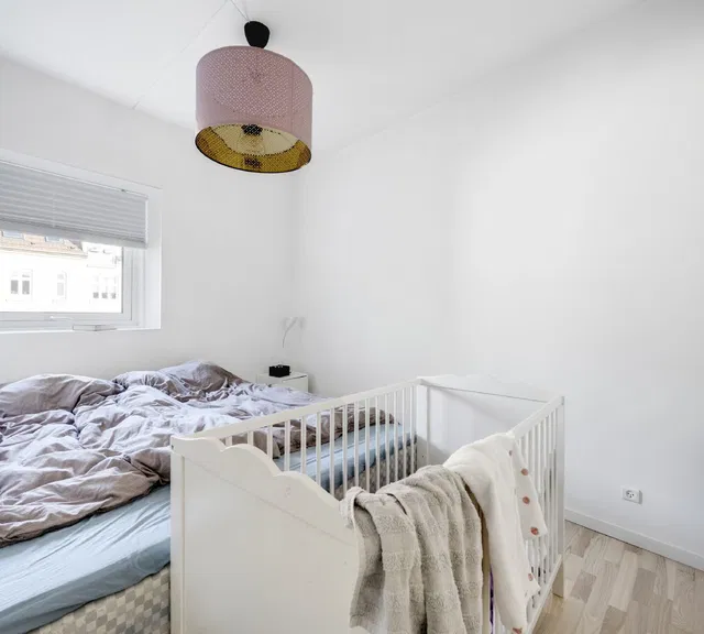 apartment Bright 3-Room Apartment with Balcony Near the City Centre