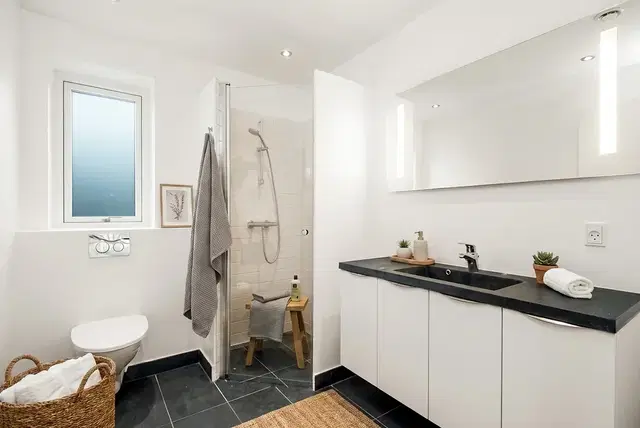 townhouse Moderne 4-værelses rækkehus på 113 m2 med privat terrasse, parkering og husdyr tilladt