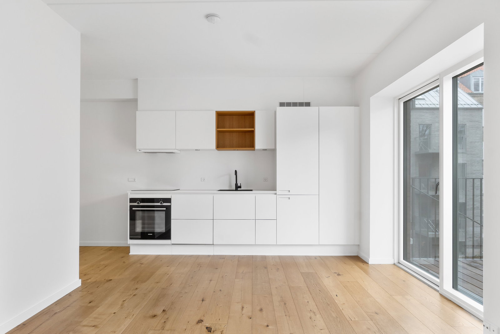 apartment Stor 2-værelses lejlighed med altan og central beliggenhed