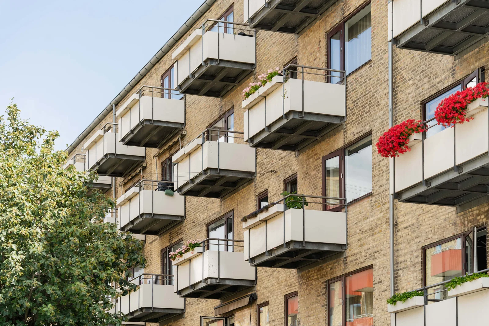 apartment Stor 6-værelses lejlighed med fire altaner, 136 m²