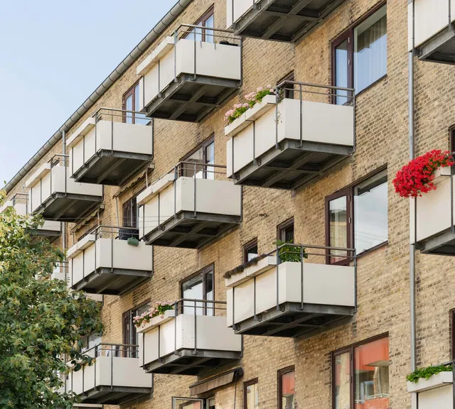 apartment Lys 6-værelses lejlighed med fire altaner i København NV