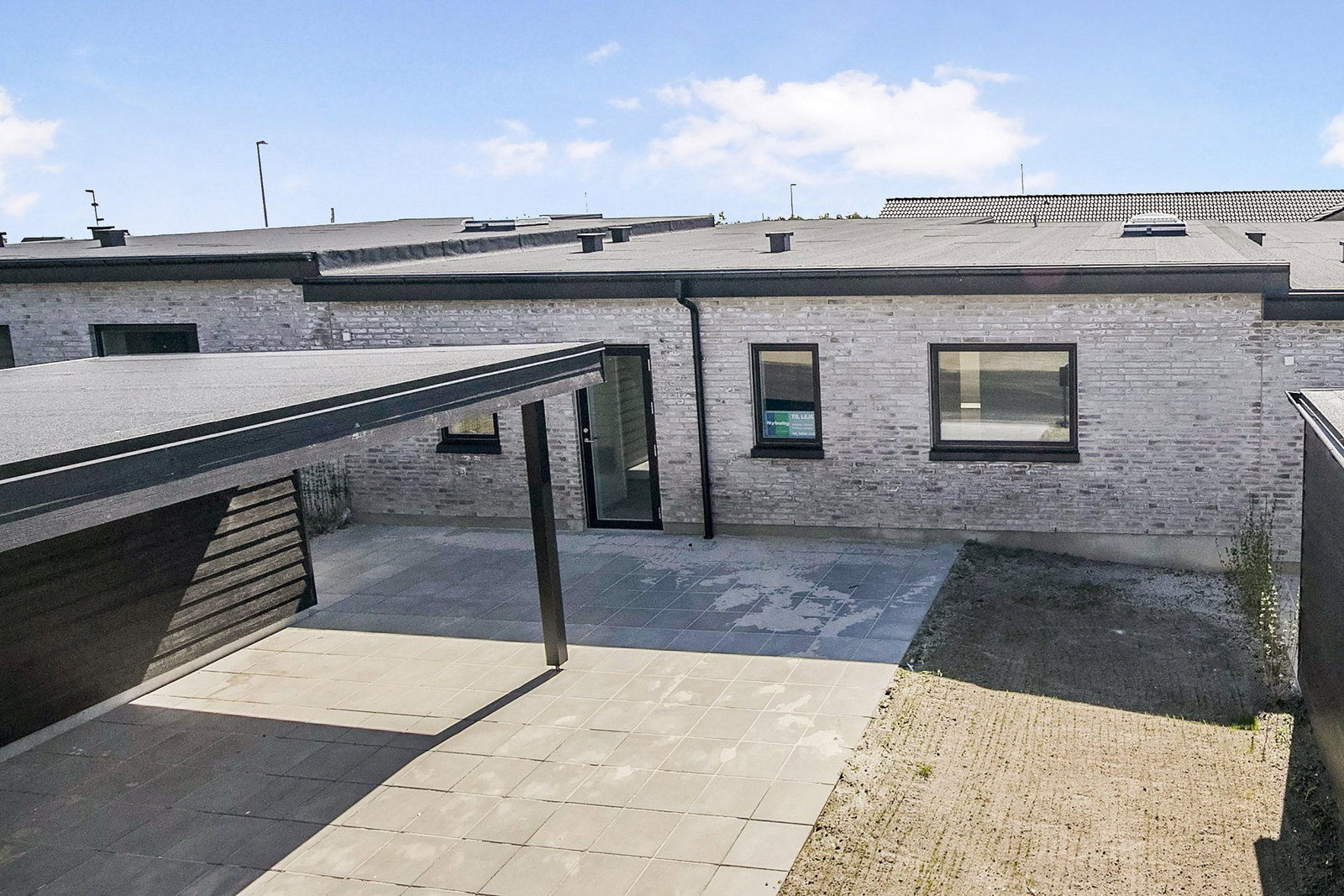 townhouse Moderne enderækkehus med attraktiv beliggenhed i Aabybro